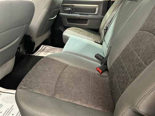 Granite Crystal Metallic Clearcoat 2016 RAM 1500 Big Horn