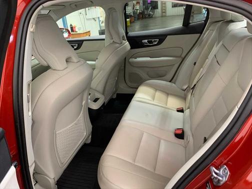 2019 Volvo S60 T6 Momentum