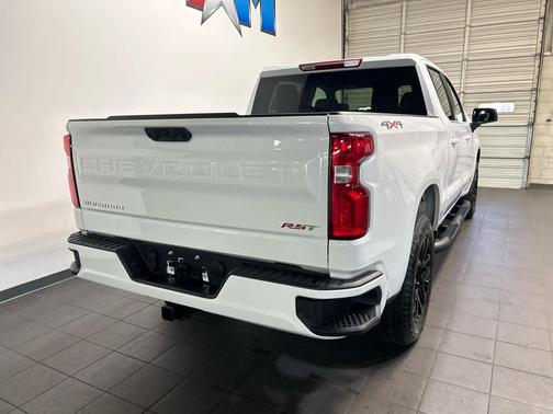 Summit White 2026 Chevrolet Silverado 1500 RST