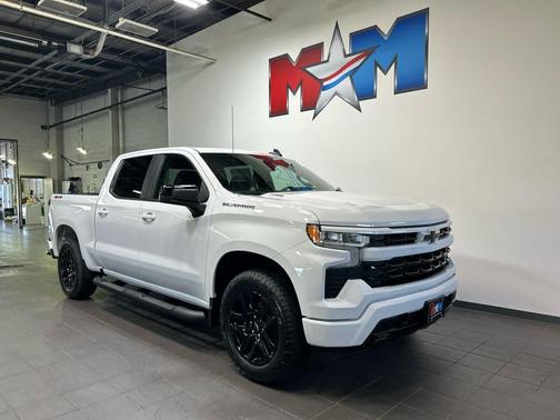 Summit White 2026 Chevrolet Silverado 1500 RST