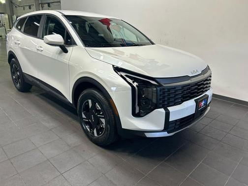 Snow White Pearl 2026 Kia Sportage LX