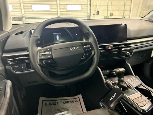 Snow White Pearl 2026 Kia Sportage LX