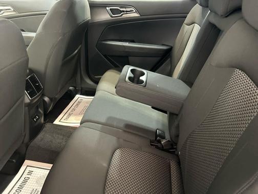 Snow White Pearl 2026 Kia Sportage LX