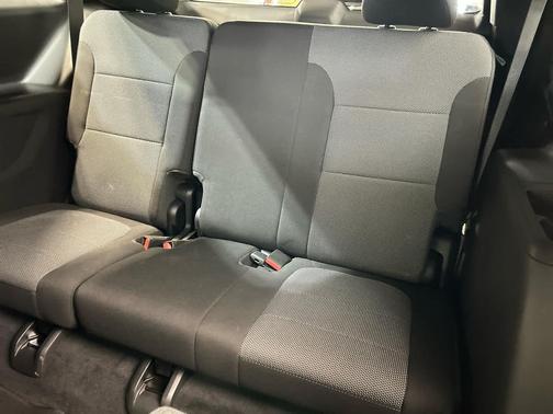 Black Cherry Metallic 2023 Chevrolet Traverse LT Cloth