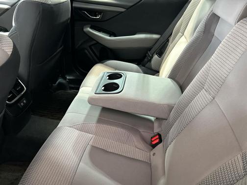 Ice Silver Metallic 2022 Subaru Outback Premium