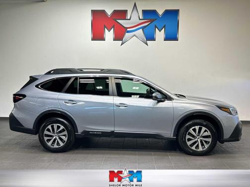 Ice Silver Metallic 2022 Subaru Outback Premium