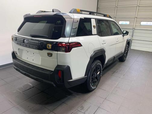 CRYSTAL WHITE 2026 Subaru Outback Wilderness