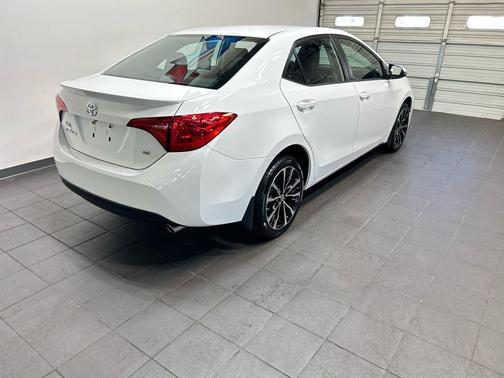 Super White 2019 Toyota Corolla SE