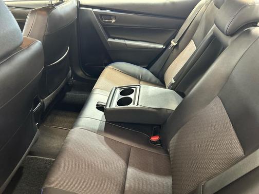 Super White 2019 Toyota Corolla SE