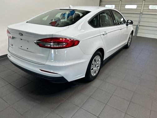 OXFORD WHITE 2020 Ford Fusion S