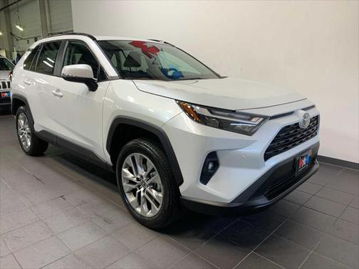 2025 Toyota RAV4 XLE Premium