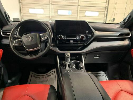 2023 Toyota Highlander XSE