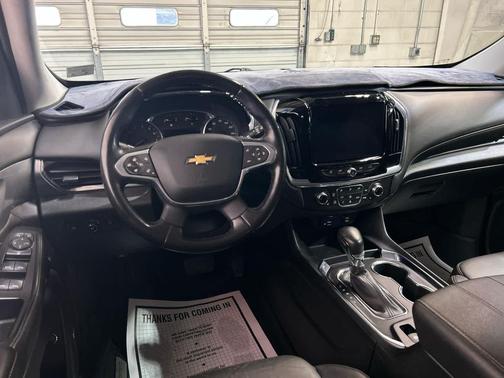 Silver Ice Metallic 2021 Chevrolet Traverse LT Leather