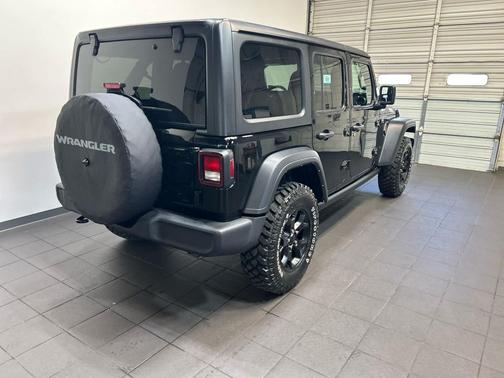 Black Clearcoat 2022 Jeep Wrangler Willys