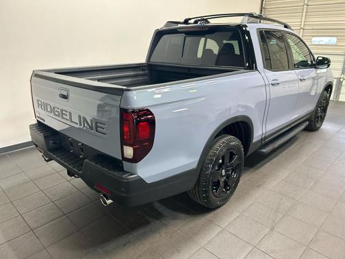 Sonic Gray Pearl 2026 Honda Ridgeline Black