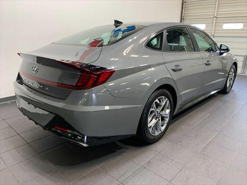 2022 Hyundai SONATA SEL