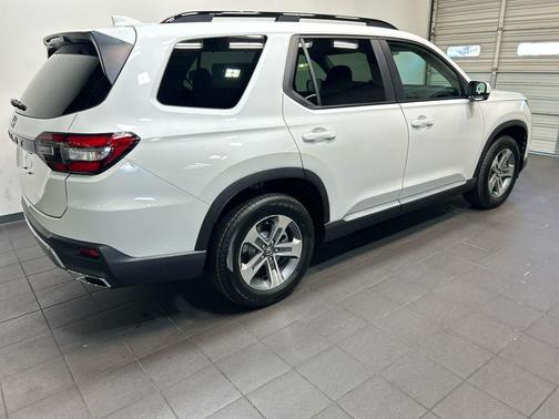 Platinum White Pearl 2026 Honda Pilot EX-L
