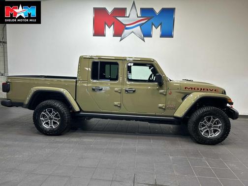 41 2026 Jeep Gladiator Mojave 4x4