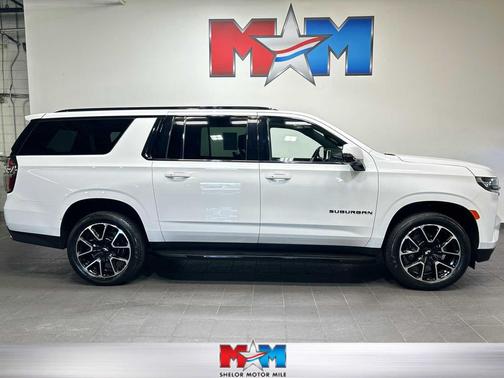 Summit White 2022 Chevrolet Suburban RST