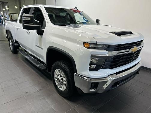Summit White 2025 Chevrolet Silverado 2500 LT