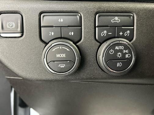 Summit White 2025 Chevrolet Silverado 2500 LT