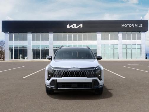 WHITE/BLACK 2027 Kia Sportage X-Line