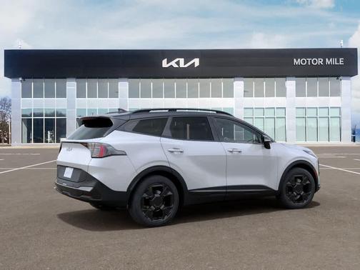 WHITE/BLACK 2027 Kia Sportage X-Line