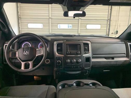2024 RAM 1500 Classic Warlock Crew Cab 4x4 5'7' Box