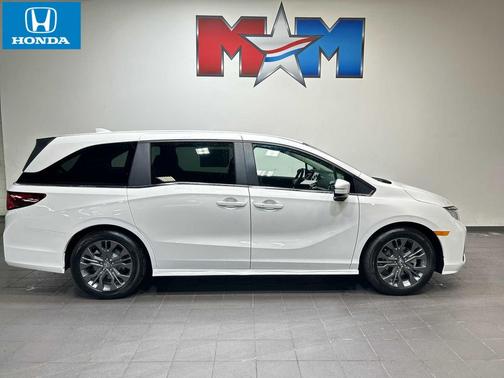 Platinum White Pearl 2027 Honda Odyssey Touring