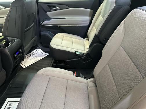 Sterling Gray Metallic 2026 Chevrolet Traverse LT