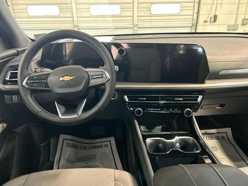 Sterling Gray Metallic 2026 Chevrolet Traverse LT