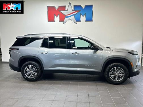 Sterling Gray Metallic 2026 Chevrolet Traverse LT
