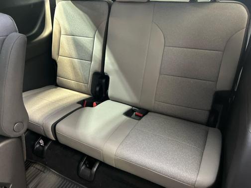 Sterling Gray Metallic 2026 Chevrolet Traverse LT