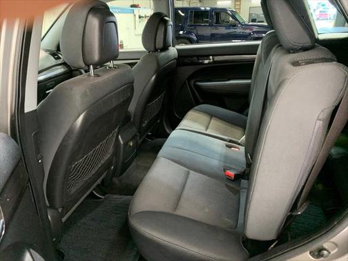 2011 Kia Sorento LX