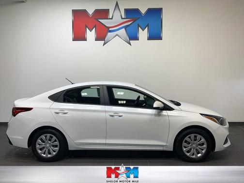 2022 Hyundai Accent SE