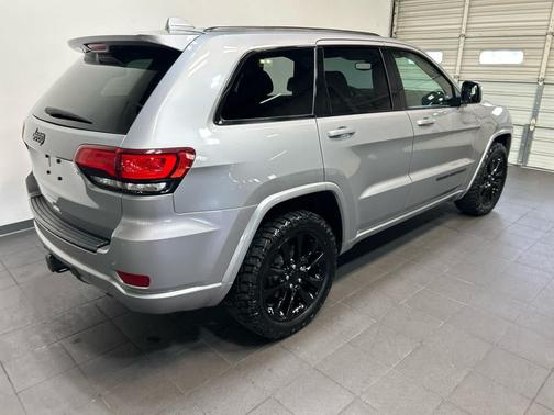 Billet Silver Metallic Clearcoat 2017 Jeep Grand Cherokee Altitude