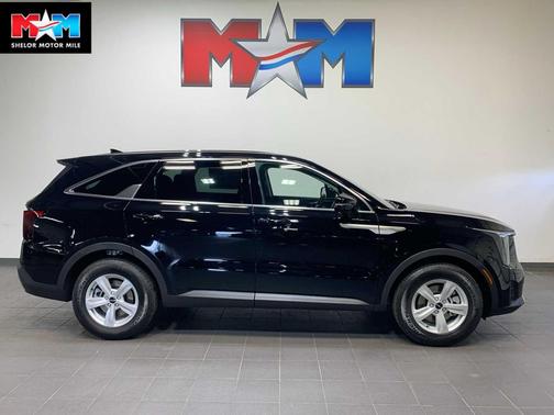 Ebony Black 2026 Kia Sorento LX