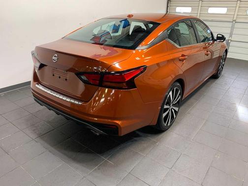 2022 Nissan Altima SR FWD