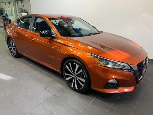 2022 Nissan Altima SR FWD