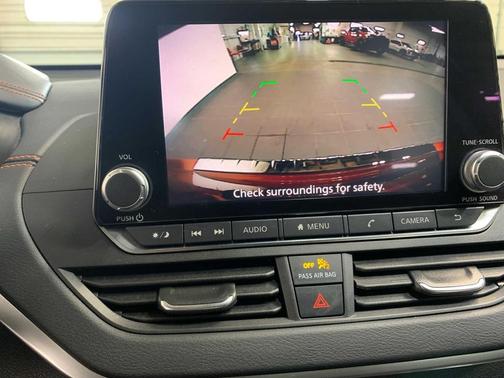 2022 Nissan Altima SR FWD