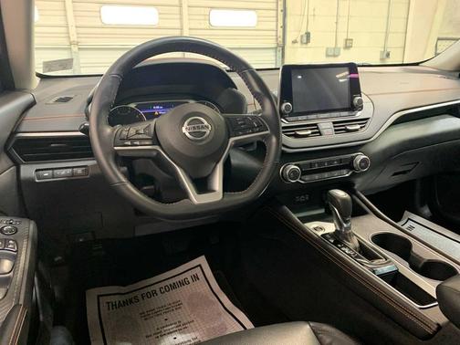 2022 Nissan Altima SR FWD