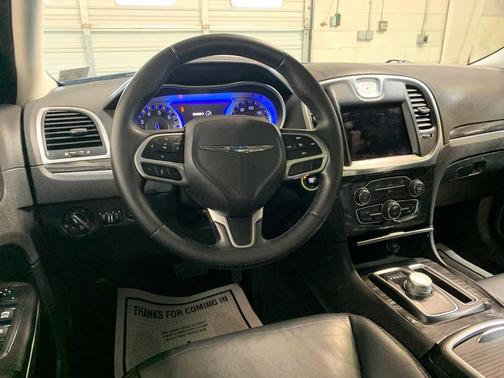 2017 Chrysler 300 Limited