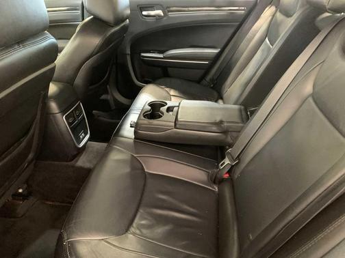 2017 Chrysler 300 Limited