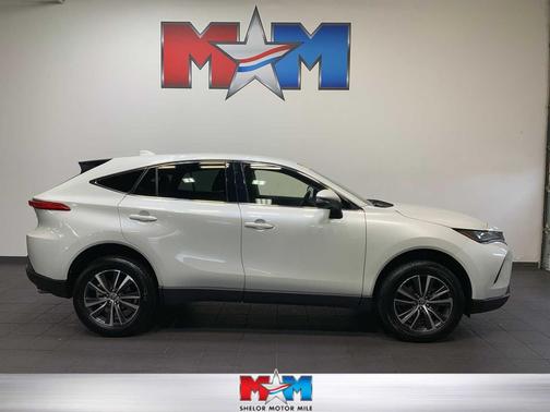 2022 Toyota Venza LE