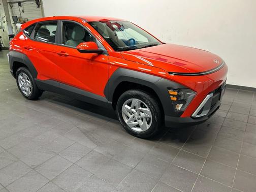 Soultronic Orange Pearl 2027 Hyundai KONA SE
