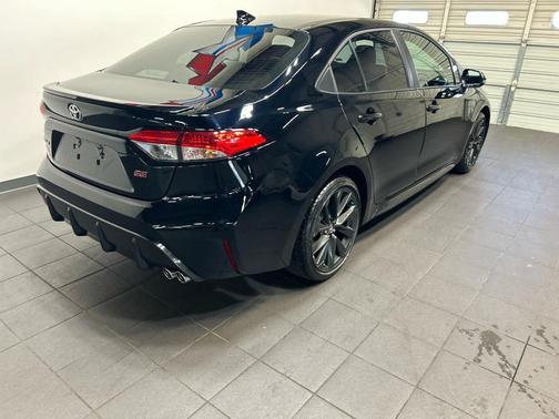 Midnight Black Metallic 2026 Toyota Corolla SE
