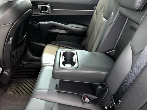 Wolf Gray 2026 Kia Sorento EX