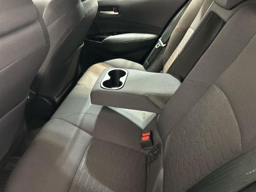 Classic Silver Metallic 2024 Toyota Corolla SE