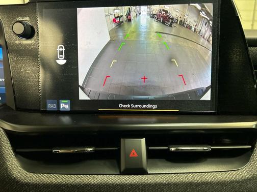 CRYSTAL WHITE 2026 Subaru Outback Premium