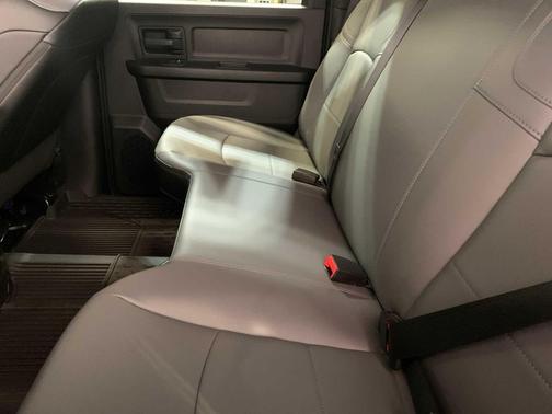 2026 RAM 2500 Tradesman Crew Cab 4x4 6'4' Box